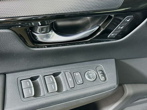 Used 2025 Honda CR-V EX-L image 15