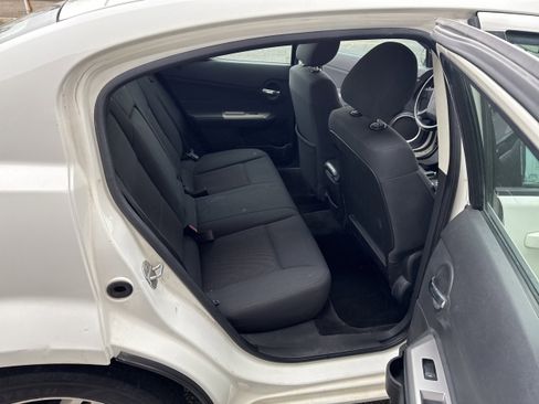 Used 2009 Dodge Avenger SXT image 5