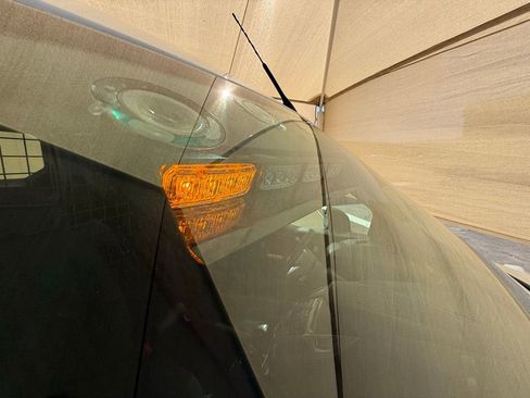 Used 2018 Ford Transit Connect XLT image 16