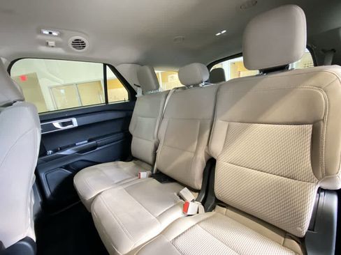 Used 2022 Ford Explorer 4WD image 23