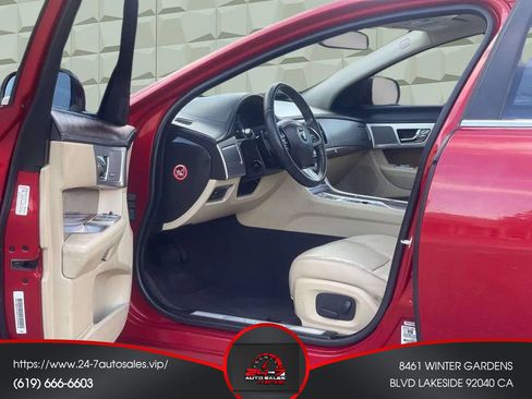 Used 2015 Jaguar XF Premium image 11