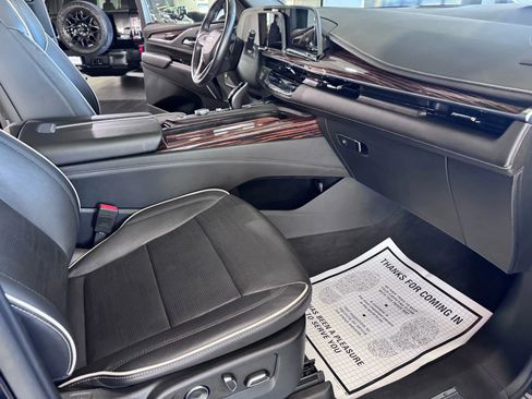 Used 2021 Cadillac Escalade Premium Luxury image 13