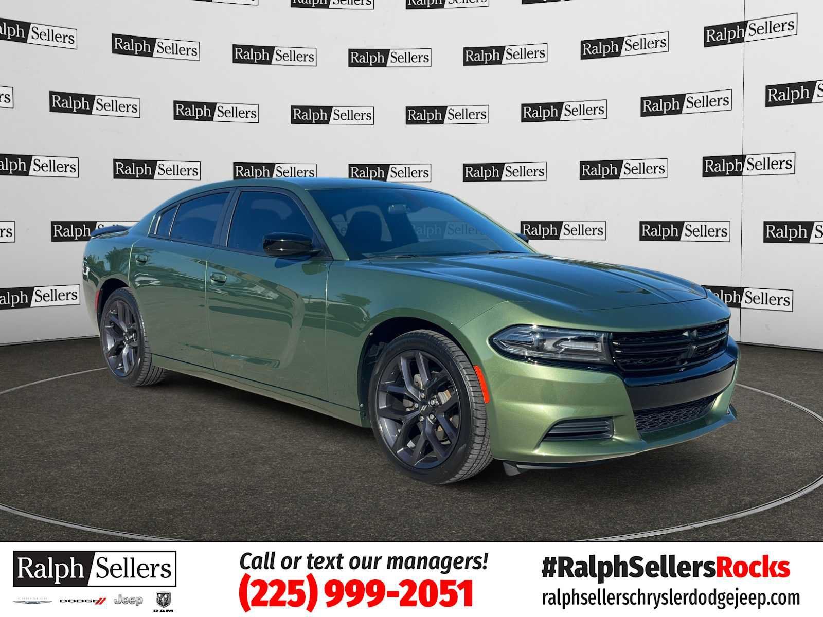 Used 2020 Dodge Charger SXT w/ Blacktop Package RWD image 1