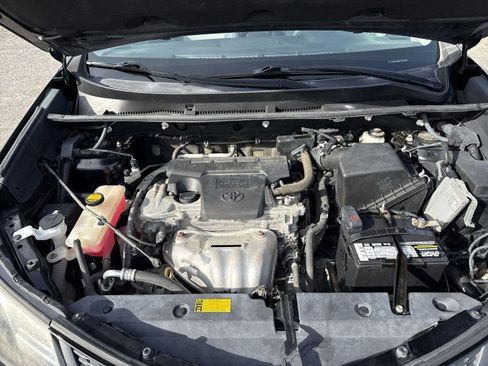 Used 2013 Toyota RAV4 XLE image 17