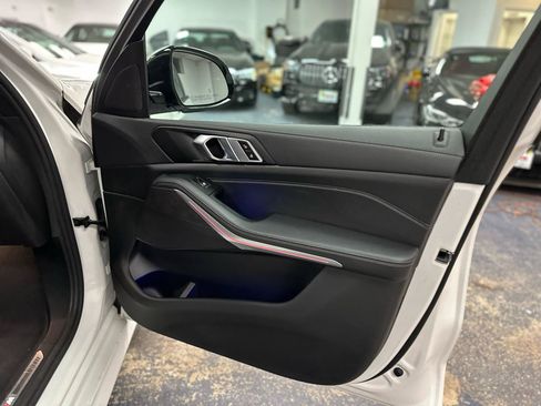 Used 2022 BMW X5 xDrive40i w/ Premium Package AWD/4WD image 30