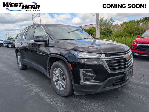 Used 2023 Chevrolet Traverse LT AWD/4WD image 1