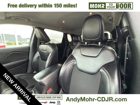 Used 2019 Jeep Cherokee Latitude Plus w/ Cold Weather Group image 14