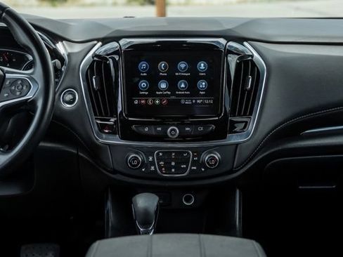 Used 2023 Chevrolet Traverse LT AWD/4WD image 19