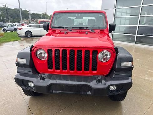 Used 2021 Jeep Gladiator Sport AWD/4WD image 2
