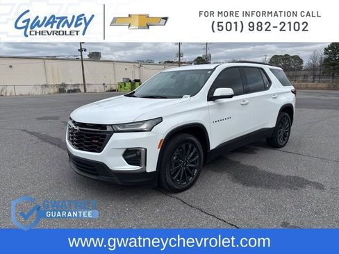 Used 2023 Chevrolet Traverse RS image 1
