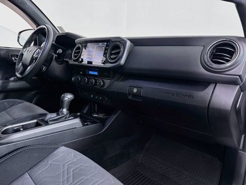 Used 2022 Toyota Tacoma TRD Sport w/ Black Out Package (TMS) AWD/4WD image 28
