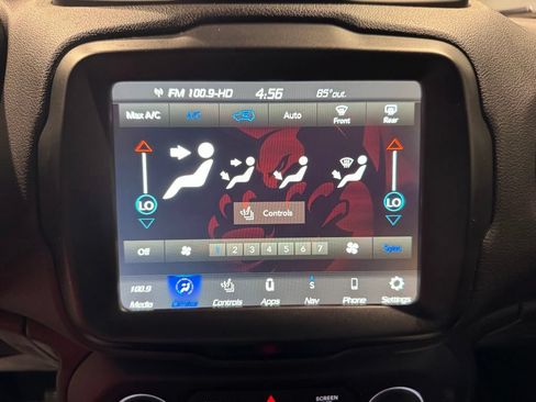 Used 2021 Jeep Renegade Latitude AWD/4WD image 20