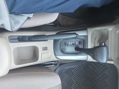 Used 2004 Toyota RAV4 Base image 25