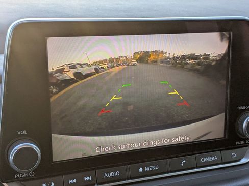 Used 2023 Nissan Rogue SV FWD image 21