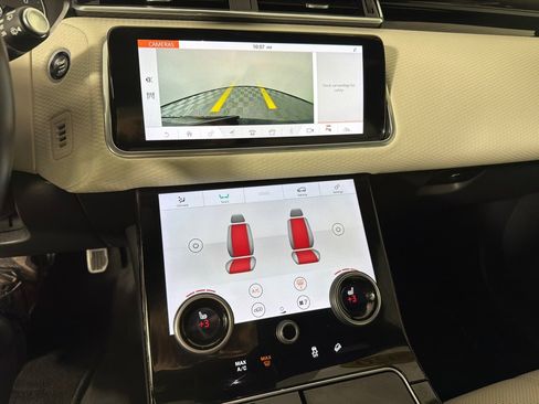 Used 2020 Land Rover Range Rover Velar R-Dynamic S image 19