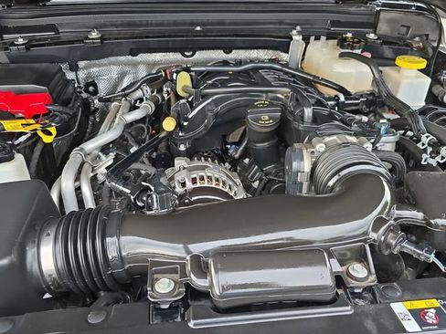Used 2024 Jeep Gladiator Rubicon AWD/4WD image 30