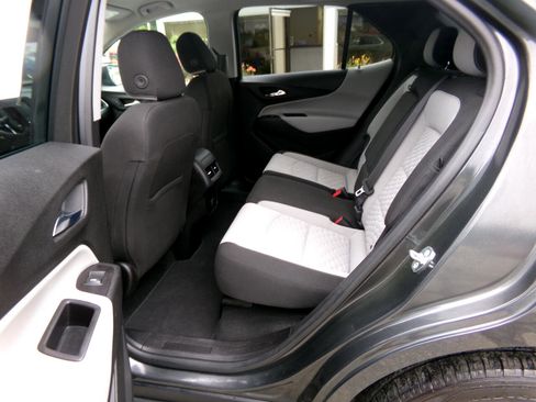 Used 2018 Chevrolet Equinox LT image 16