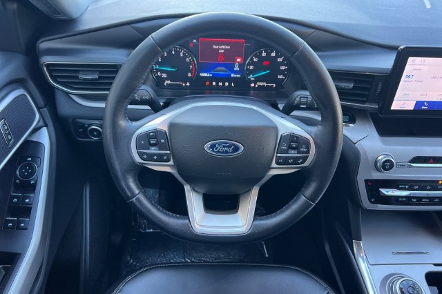 Used 2023 Ford Explorer XLT w/ Equipment Group 202A AWD/4WD image 16