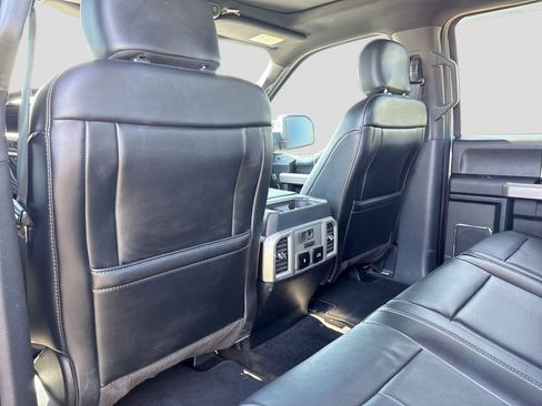 Used 2019 Ford F150 Lariat w/ Equipment Group 502A Luxury AWD/4WD image 22