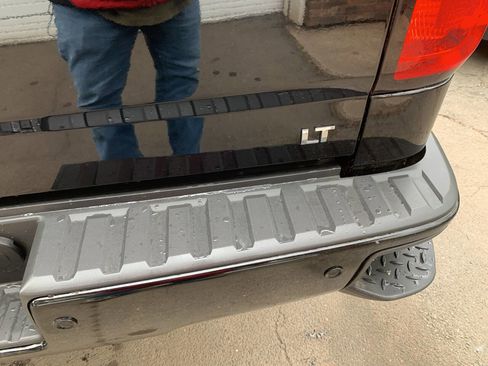 Used 2017 Chevrolet Silverado 1500 LT w/ Midnight Edition image 14