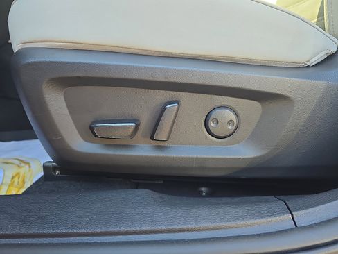 New 2025 Mitsubishi Outlander SE image 13