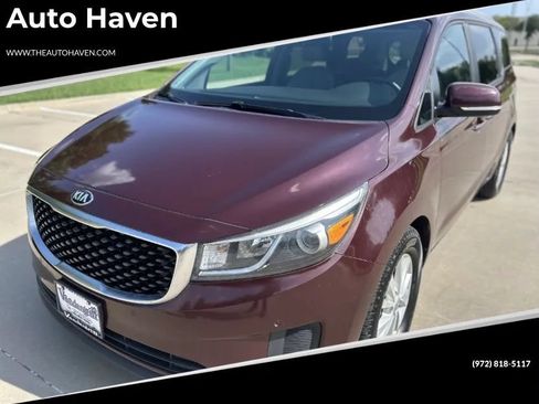 Used 2017 Kia Sedona LX w/ LX Essentials Premium Package FWD image 1