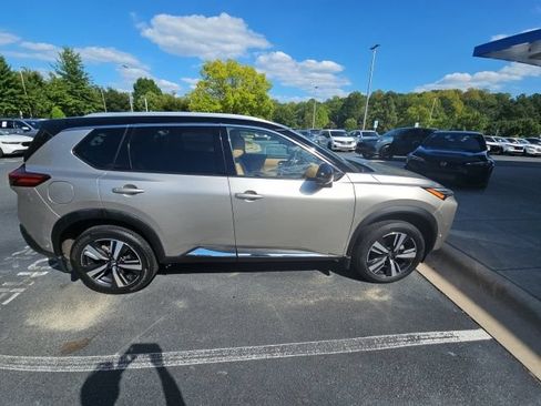 Used 2021 Nissan Rogue Platinum AWD/4WD image 10
