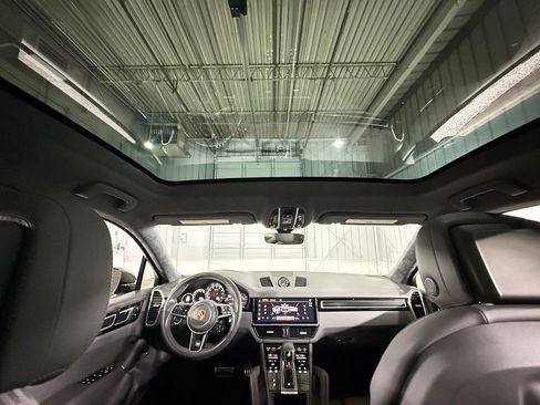 Used 2022 Porsche Cayenne GTS AWD/4WD image 54