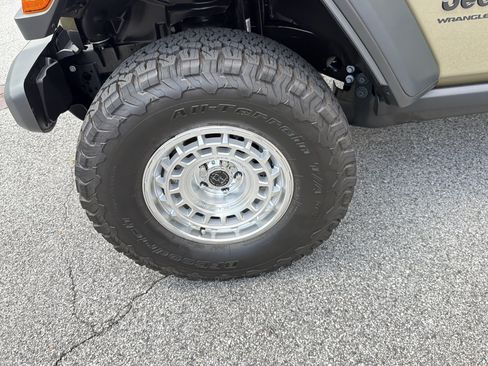 Used 2026 Jeep Wrangler Unlimited Sport AWD/4WD image 13