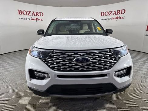 Certified 2022 Ford Explorer Platinum w/ Equipment Group 601A image 2