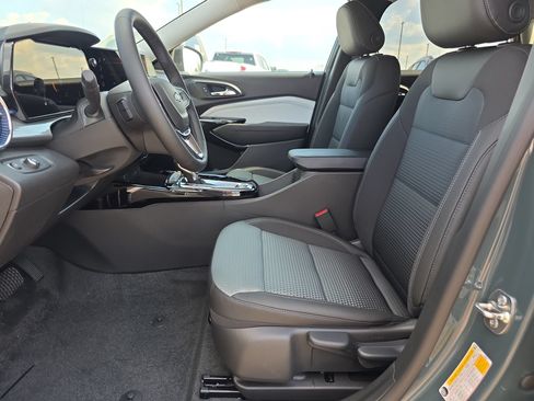 New 2026 Chevrolet Trax LT w/ Driver Confidence Package FWD image 10
