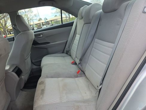 Used 2015 Toyota Camry LE image 17