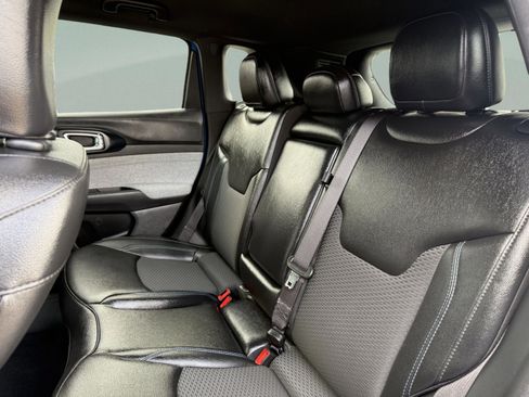 Used 2024 Jeep Compass Latitude image 26