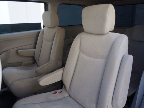 Used 2016 Nissan Quest SV image 32