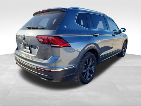 Used 2024 Volkswagen Tiguan SE image 8