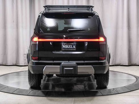 Used 2024 Lexus GX 550 image 3