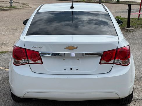 Used 2012 Chevrolet Cruze LS w/ Connectivity Package FWD image 5