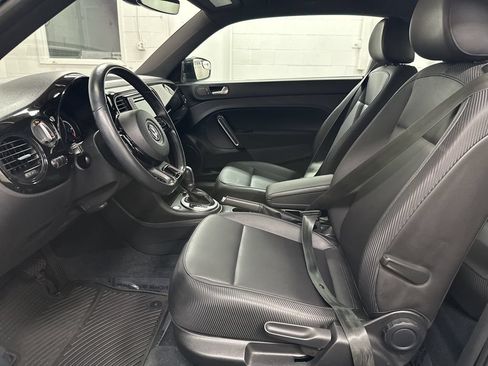 Used 2018 Volkswagen Beetle 2.0T FWD image 19