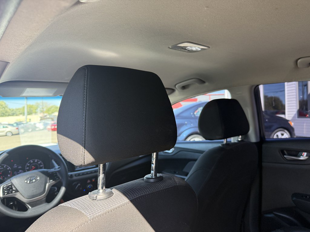 Used 2018 Hyundai Accent SE FWD image 19