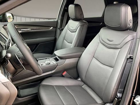 New 2026 Cadillac XT5 Sportv w/ LPO, Floor Liner Package AWD/4WD image 9