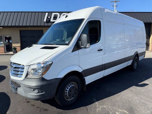 Used 2014 Freightliner Sprinter 3500 RWD image 1