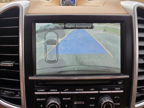 Used 2013 Porsche Cayenne image 19