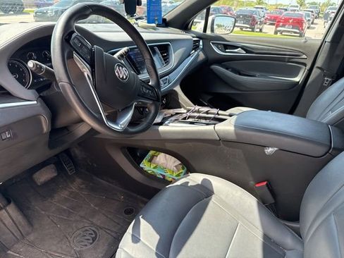 Used 2022 Buick Enclave Essence FWD image 6