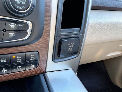 Used 2016 RAM 2500 Laramie w/ Convenience Group image 16