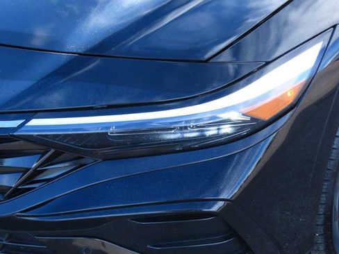 Used 2024 Hyundai Elantra Limited image 10