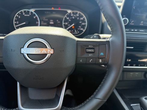 Certified 2025 Nissan Rogue SV FWD image 18