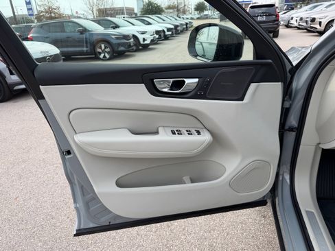 New 2026 Volvo XC60 B5 Ultra w/ Protection Package Premier image 17