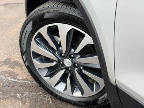 Used 2021 Buick Encore Preferred image 25