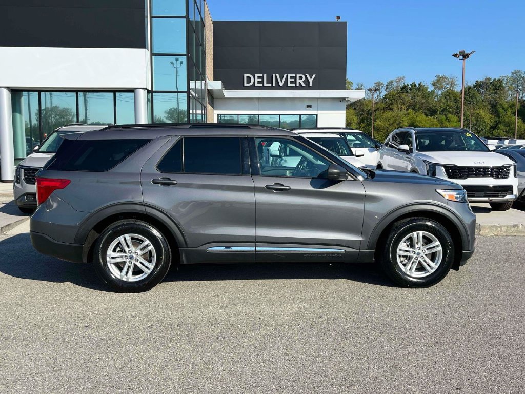 Used 2023 Ford Explorer XLT RWD image 30