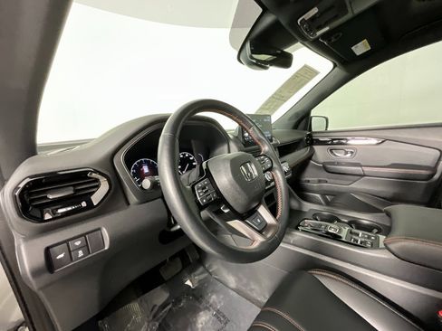 Used 2023 Honda Pilot TrailSport image 15